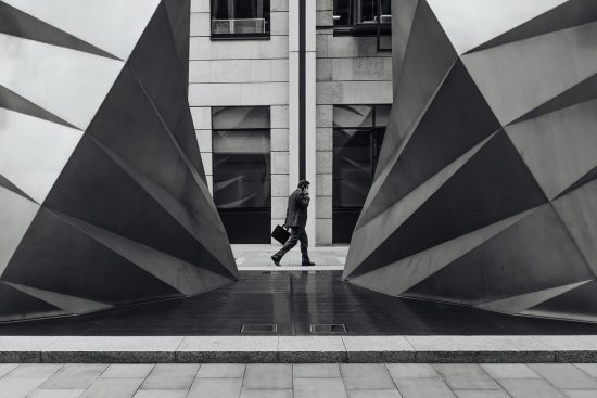 découvrez l'univers fascinant de l'art contemporain, où créativité et innovation se rencontrent. explorez des œuvres uniques d'artistes émergents et établis qui redéfinissent les frontières de l'expression artistique. plongez dans une expérience visuelle captivante qui interpelle et inspire.